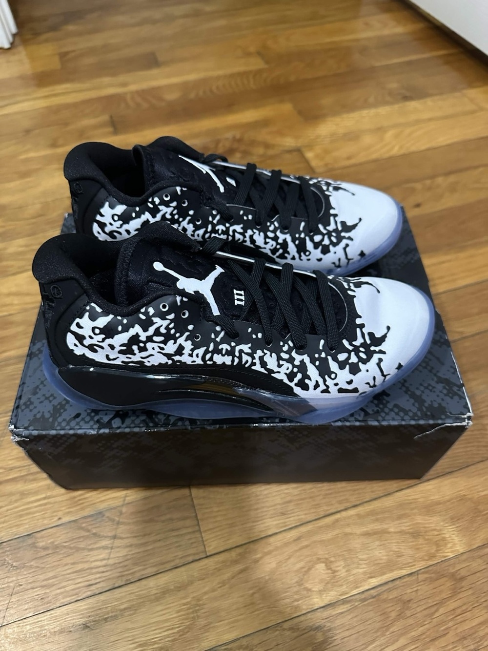 *New* Jordan Zion 3 Big Kid White Black (DV3869-018) Size 4.5Y